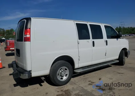 2022 Chevrolet Express G2500 из США, поврежденный, VIN 1GCWGAFP4N1140862